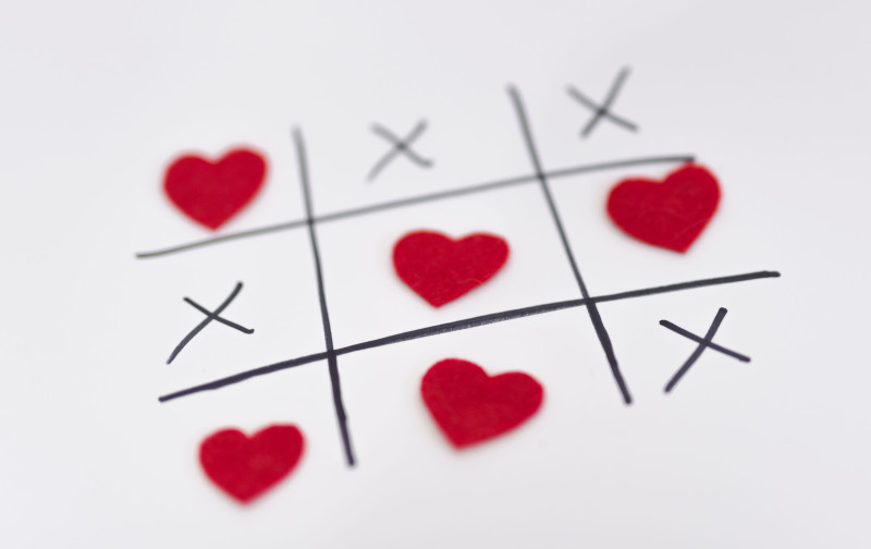 tic tac toe game with hearts crosses v2